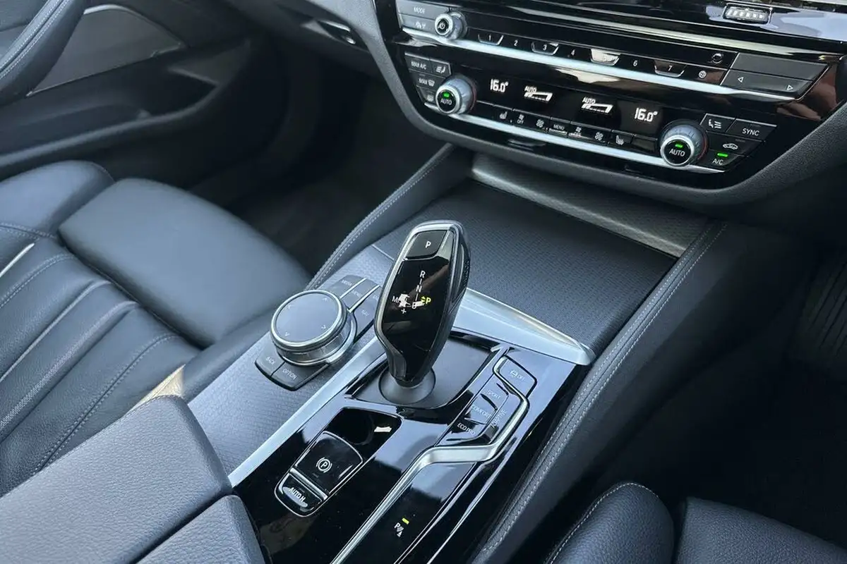 2022-bmw-5-series-30td-530d-xdrive-m-sport-mht-saloon-4d-big-15