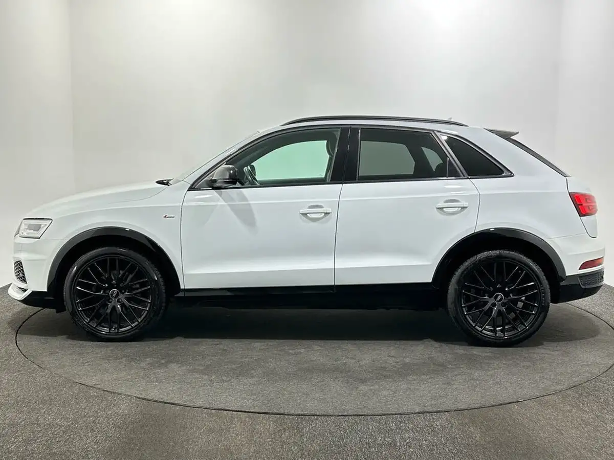 2018-audi-q3-20-tfsi-quattro-black-edition-big-3