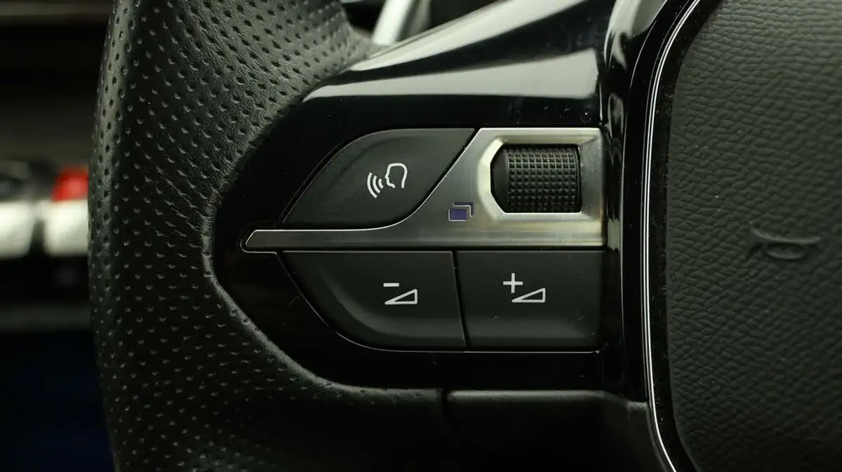 2021-peugeot-3008-suv-16-puretech-gt-premium-180bhp-ss-eat8-big-21