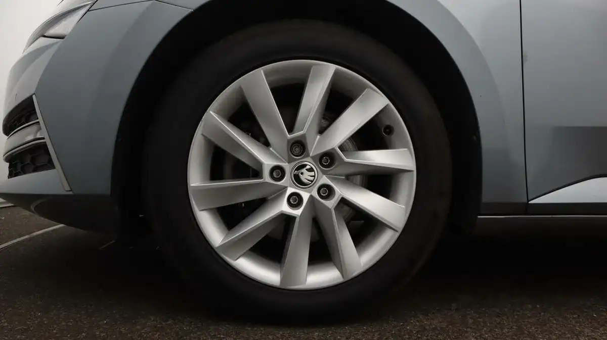 2021-skoda-superb-14-tsi-se-technology-156ps-estate-big-18