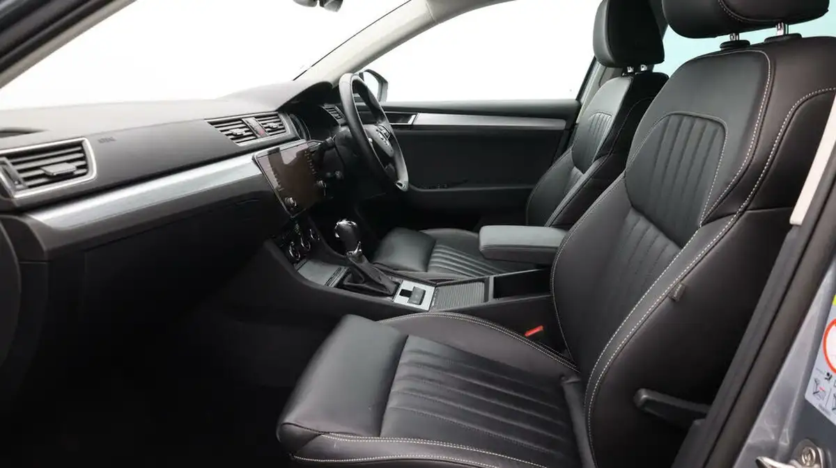 2021-skoda-superb-14-tsi-se-technology-156ps-estate-big-14