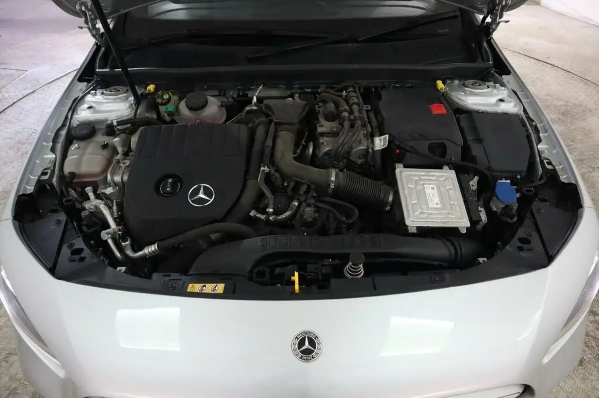 2021-mercedes-benz-a-class-13-a250e-amg-line-hatchback-5d-big-25