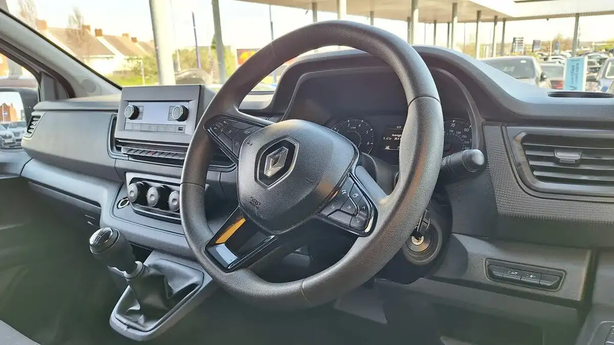 2022-renault-trafic-20dci-sl28-130-business-big-4