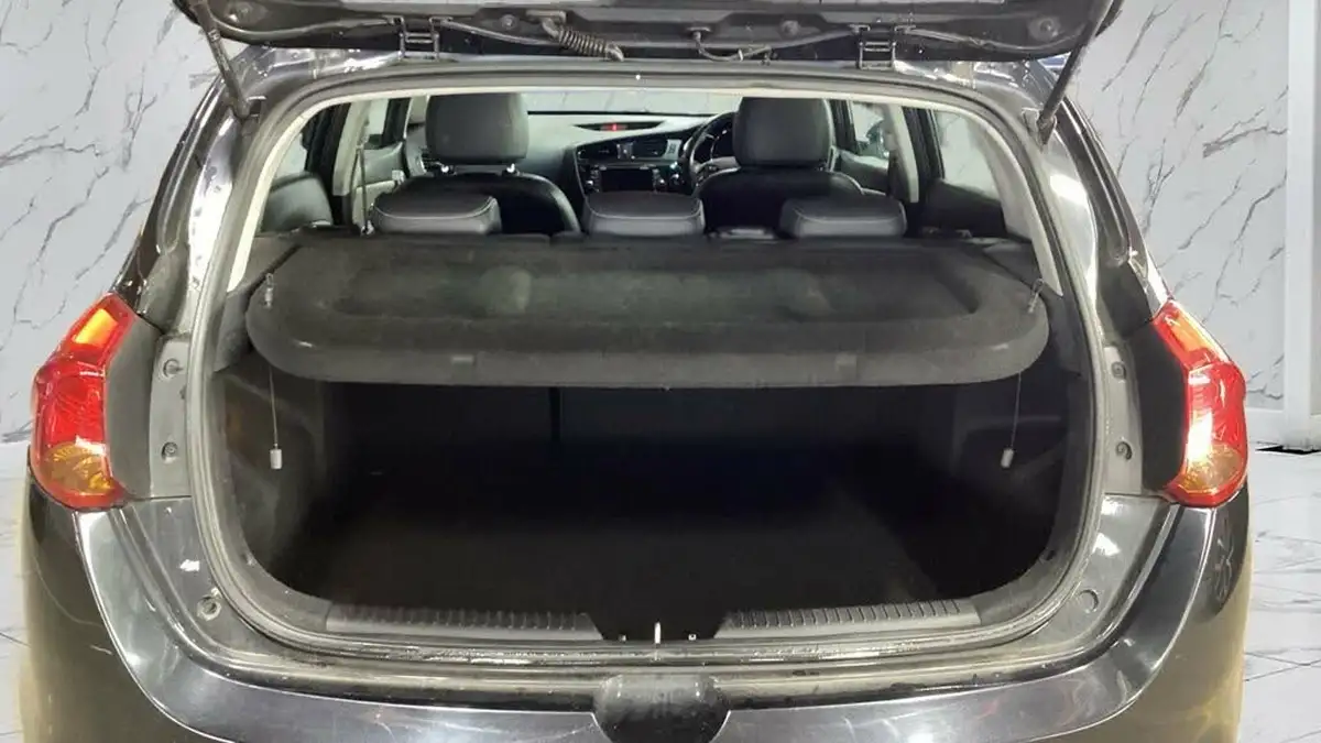 2012-kia-ceed-16-4-isg-big-8