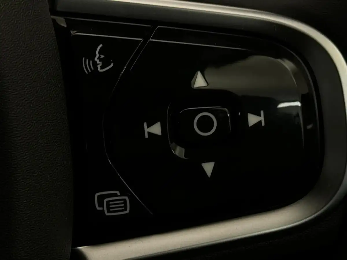 2024-volvo-v60-20-t6-plus-dark-station-wagon-big-25