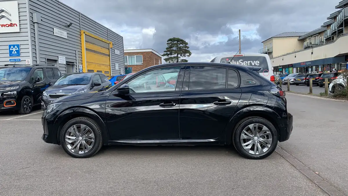 2021-peugeot-208-e-allure-premium-50kwh-big-5