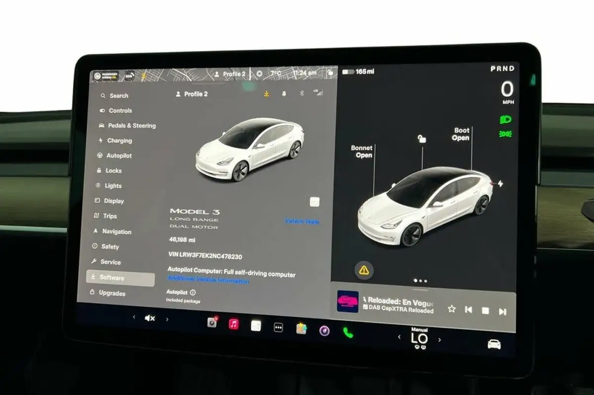 2022-tesla-model-3-e-long-range-big-14
