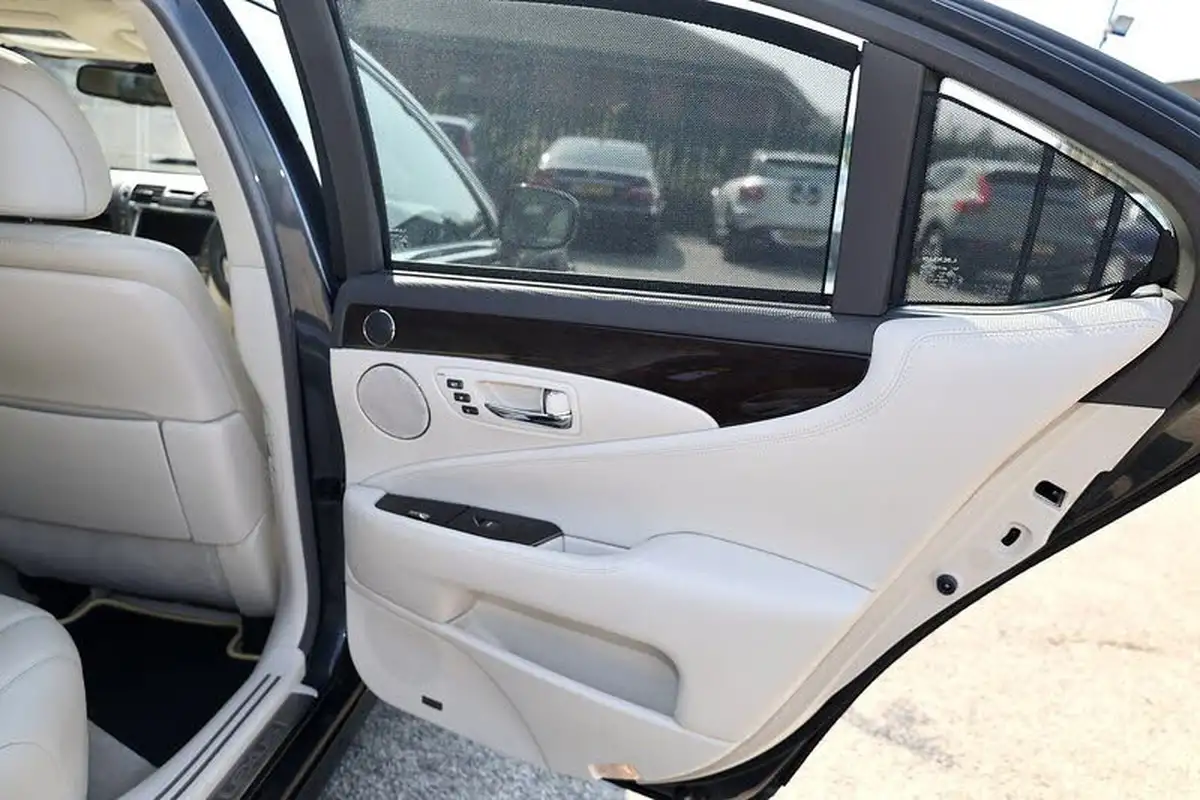 2008-lexus-ls-460-46-se-l-big-29