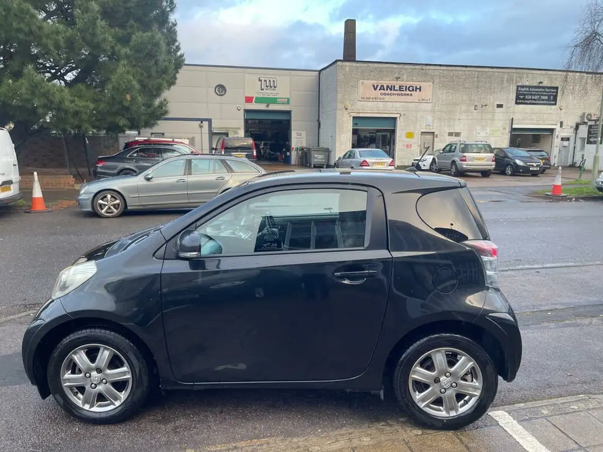 2009-toyota-iq-10-2-big-7