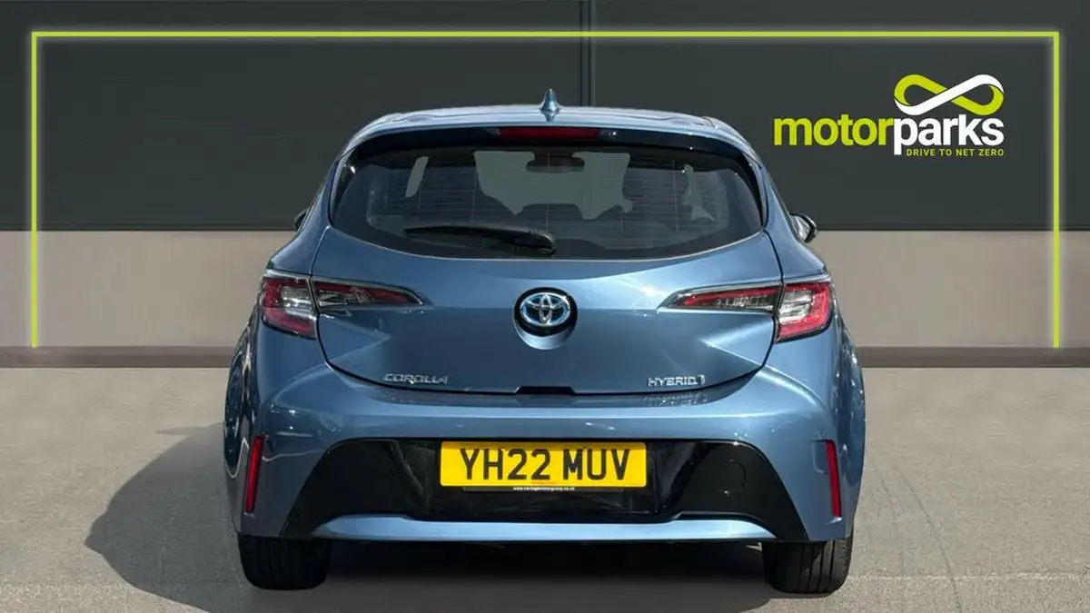 2022-toyota-corolla-18-vvt-i-icon-120bhp-trk-hatchback-5d-big-3