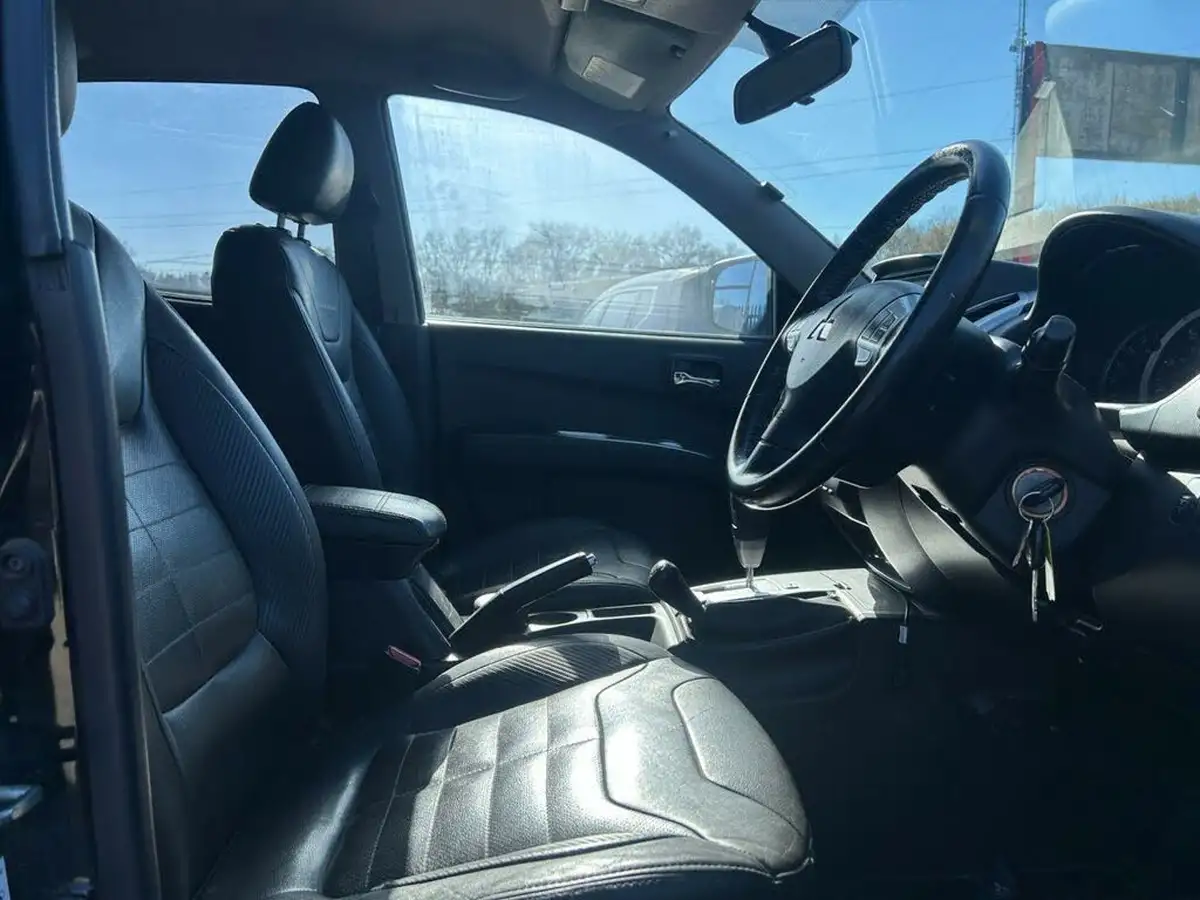2013-mitsubishi-l200-big-4