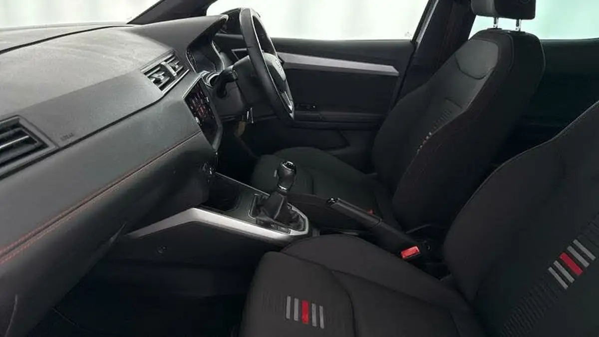2021-seat-arona-10-tsi-fr-red-edition-big-38