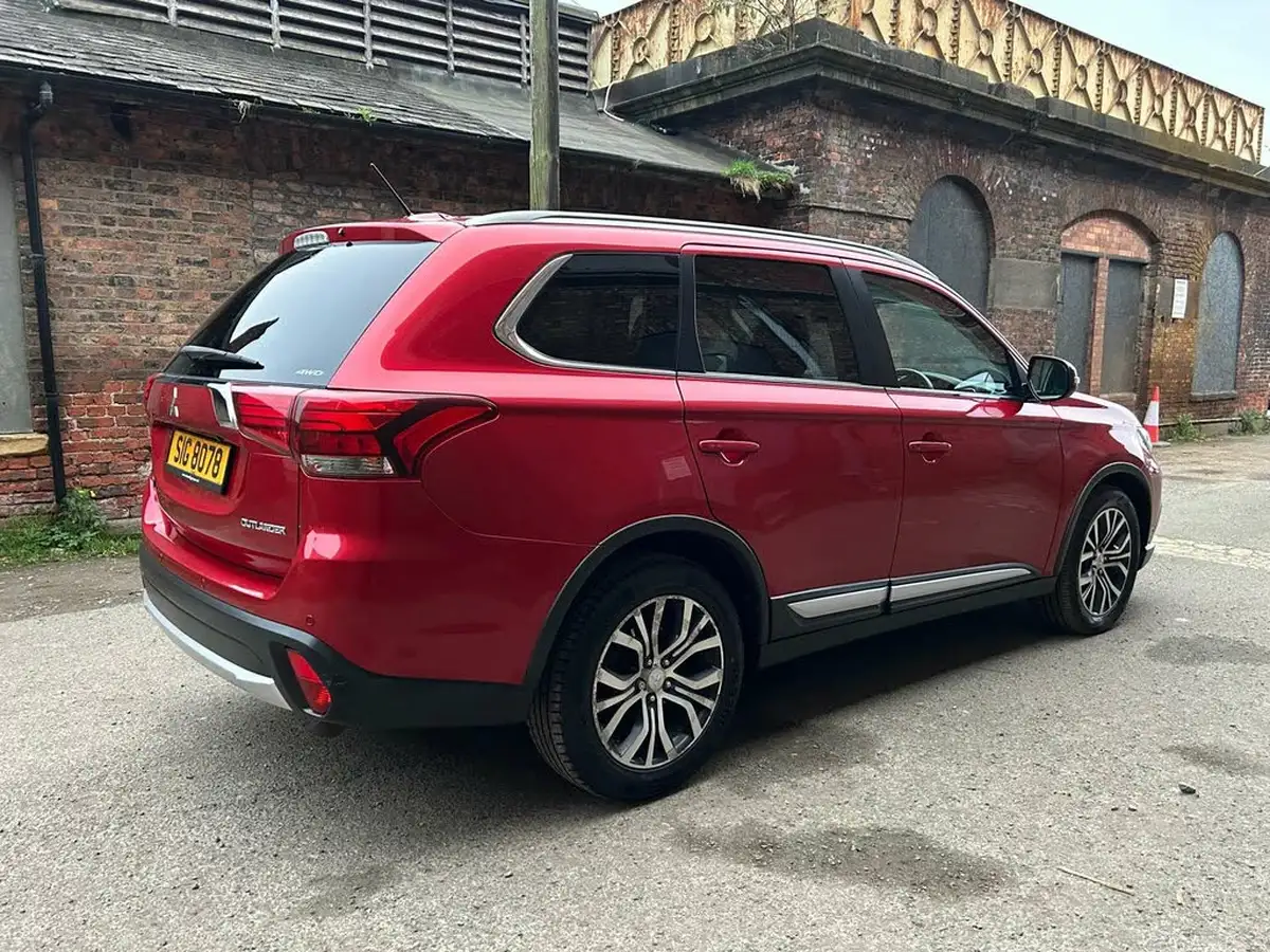 2016-mitsubishi-outlander-22di-d-gx3-7st-auto-big-4