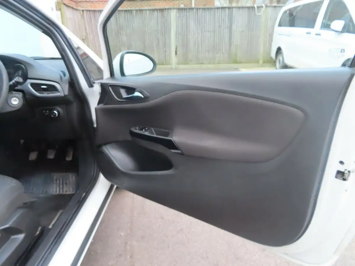 2016-vauxhall-corsavan-13td-startstop-ecoflex-l1h1-panel-big-24