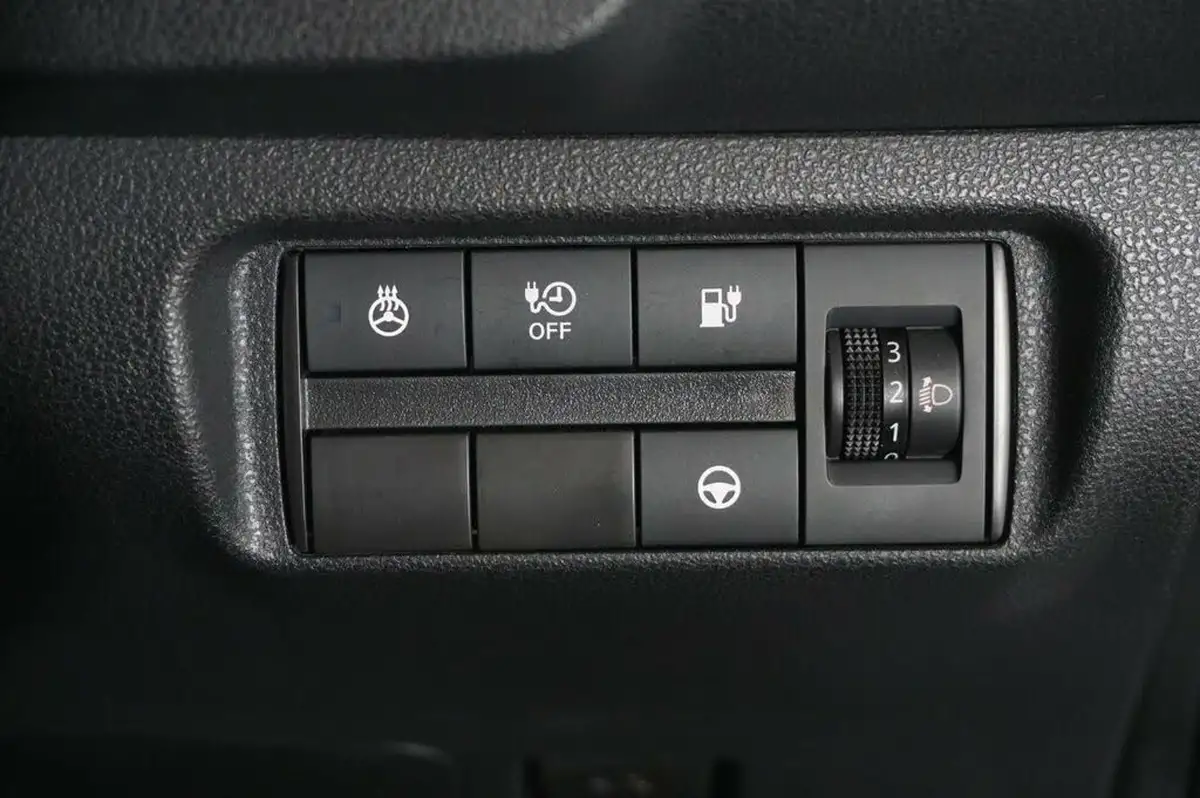 2023-nissan-leaf-e-tekna-39kwh-big-17