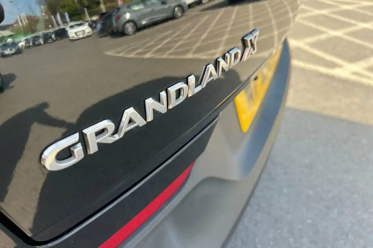2020-vauxhall-grandland-x-12-se-big-21