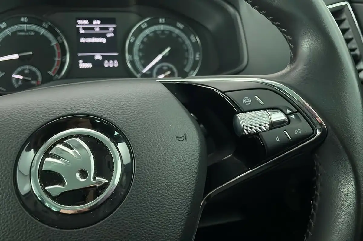 2022-skoda-karoq-15-tsi-se-technology-big-16