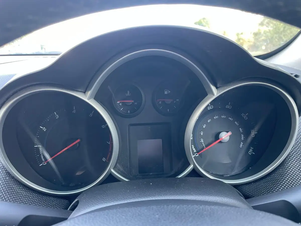 2011-chevrolet-cruze-16-lt-auto-big-16