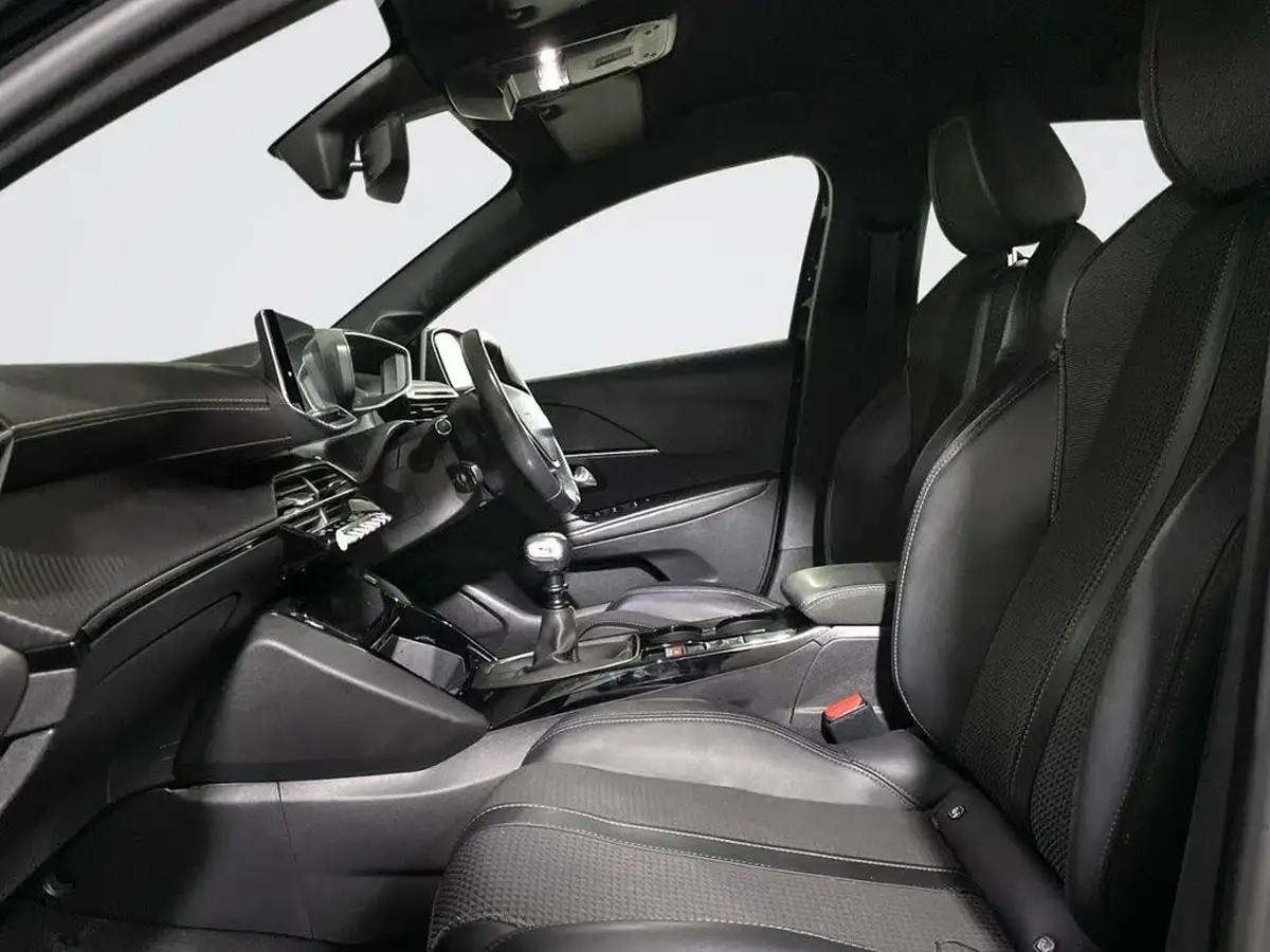 2021-peugeot-208-12-puretech-gt-100bhp-big-13