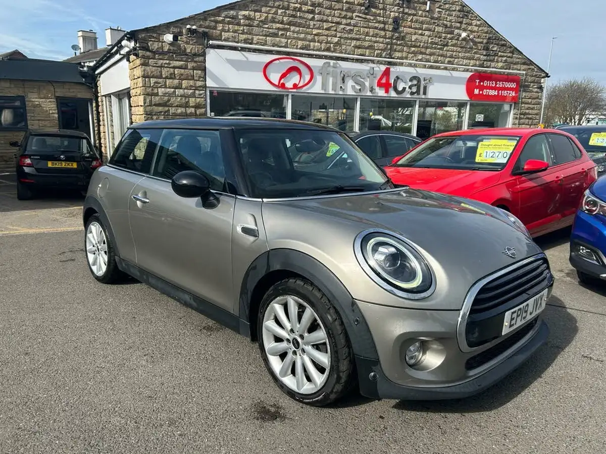 2019-mini-cooper-15-cooper-classic-hatchback-3d-big-0