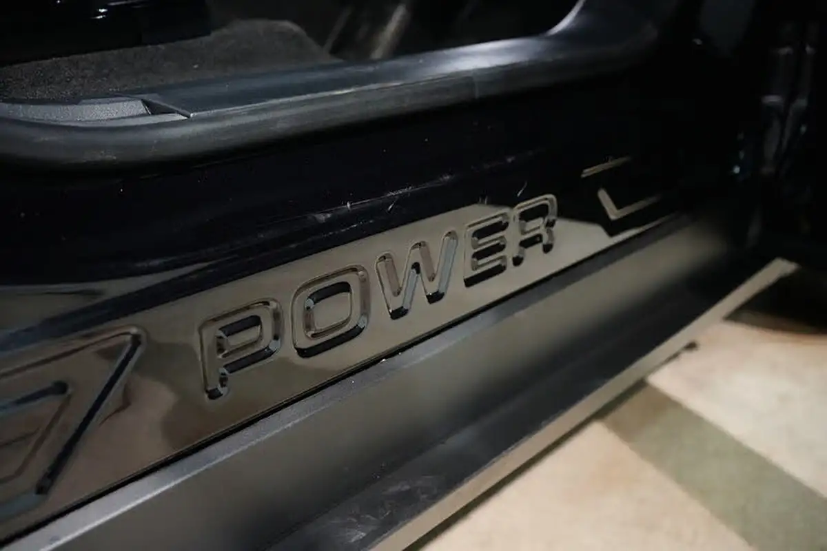 2024-fisker-ocean-e-sport-big-38