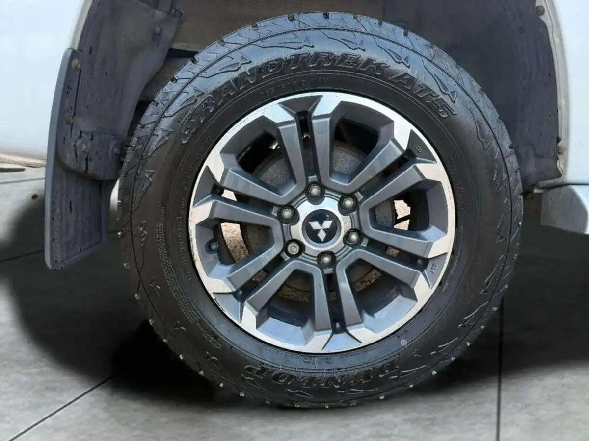2020-mitsubishi-l200-22di-d-warrior-auto-big-10
