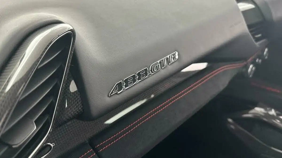 2018-ferrari-488-39-488-gtb-big-6