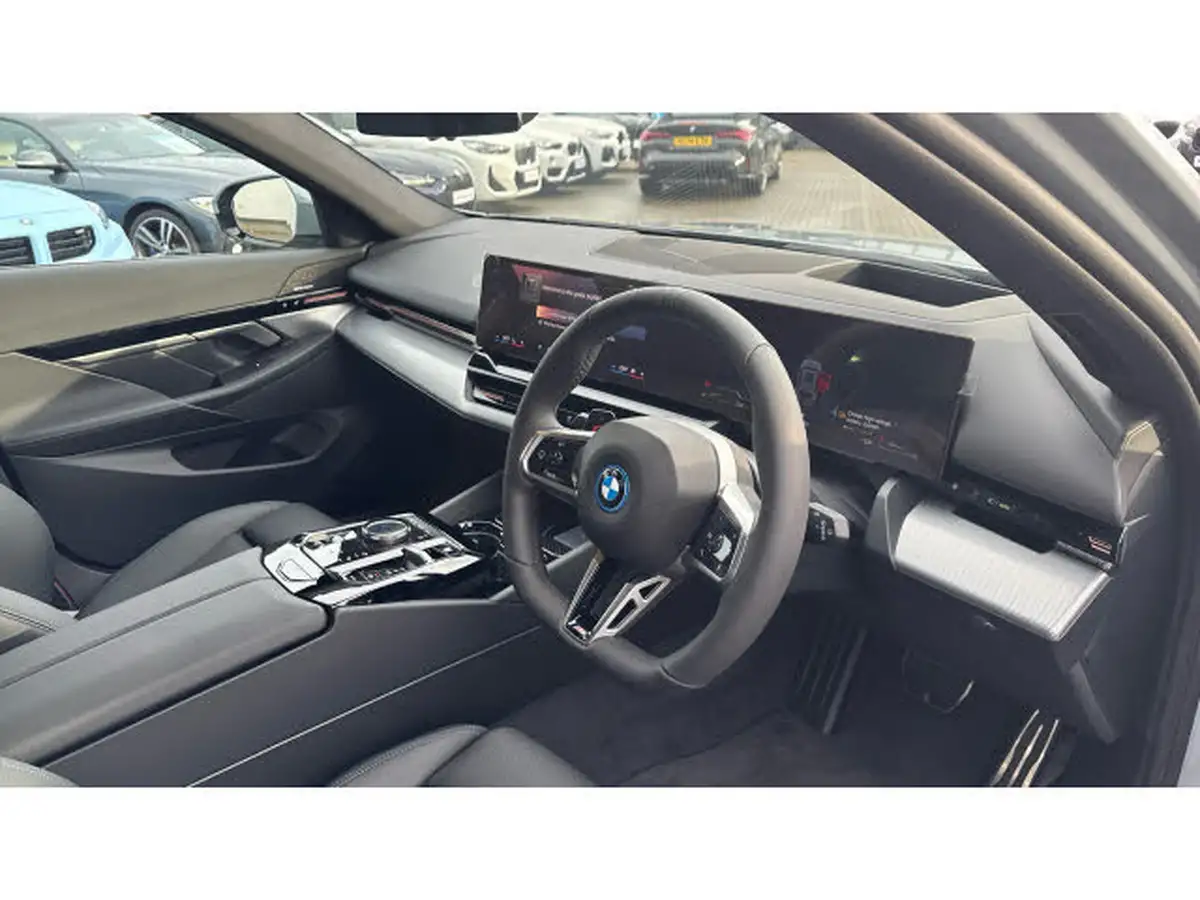 2025-bmw-5-series-20-530e-m-sport-pro-touring-5d-big-5