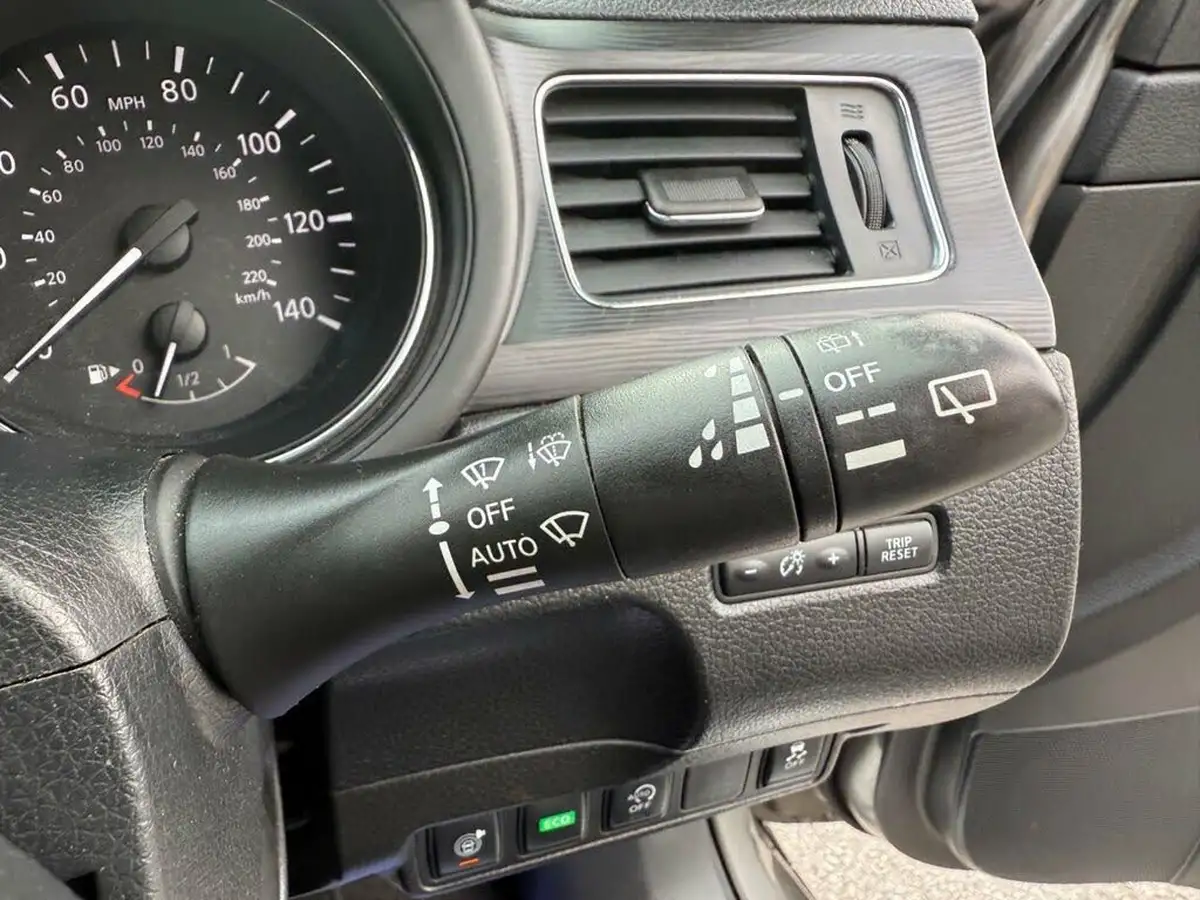 2015-nissan-pulsar-12-tekna-xtronic-big-28