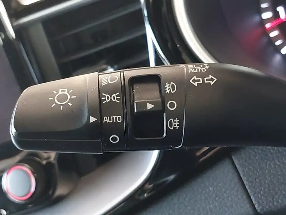 2022-kia-pro-ceed-15-t-gdi-gt-line-big-15