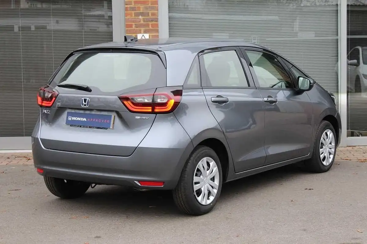 2023-honda-jazz-15-i-mmd-se-big-11