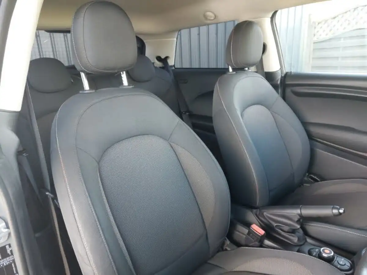 2020-mini-cooper-15-cooper-classic-nav-hatchback-3d-big-11