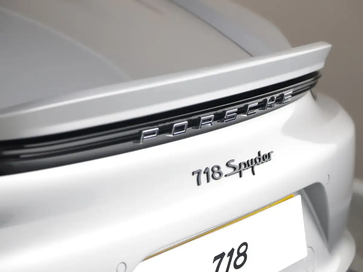 2020-porsche-boxster-718-40-spyder-big-43