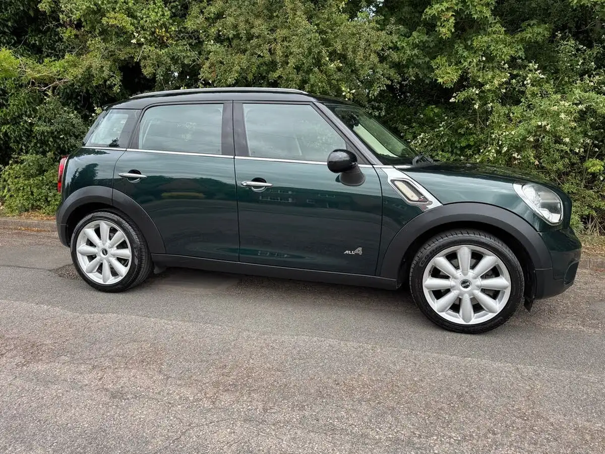 2011-mini-countryman-16-cooper-s-190bhp-all4-big-9