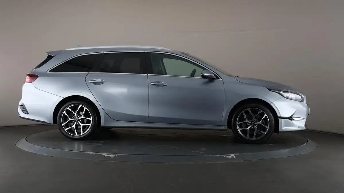 2022-kia-ceed-15-t-gdi-3-sportswagon-big-59