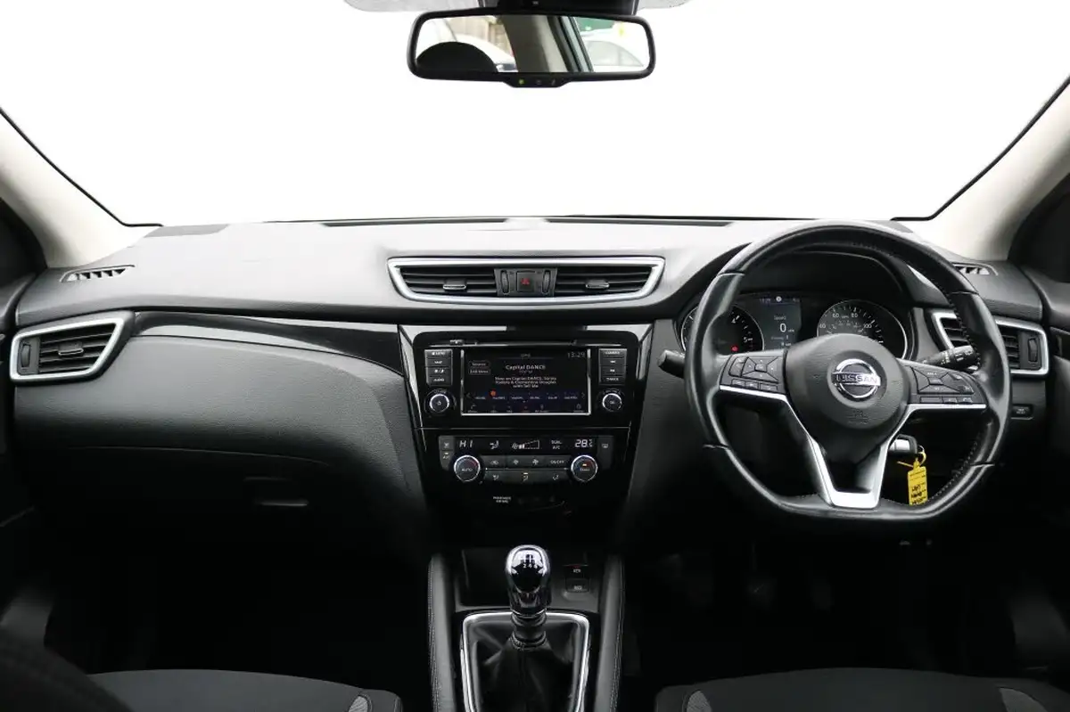 2019-nissan-qashqai-15dci-acenta-premium-heat-pack-big-18