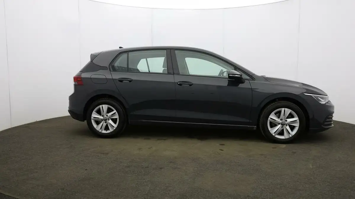 2022-volkswagen-golf-15-tsi-life-130ps-hatchback-big-50