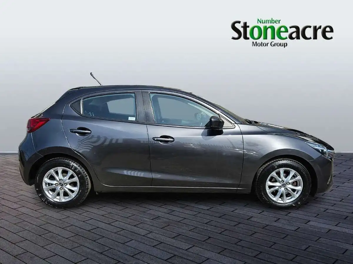 2019-mazda-mazda2-15-se-l-big-1