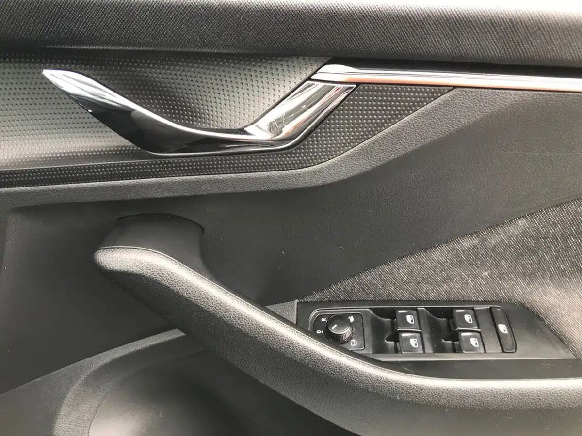 2022-skoda-scala-10-tsi-se-l-115ps-dsg-big-28