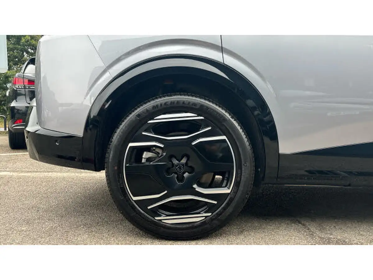 2024-peugeot-5008-suv-e-gt-210ps-73kwh-big-6