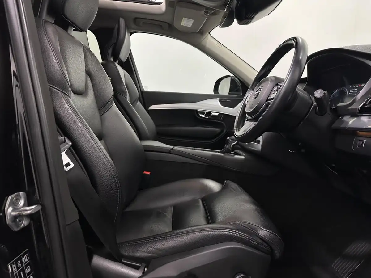 2015-volvo-xc90-20td-momentum-big-28