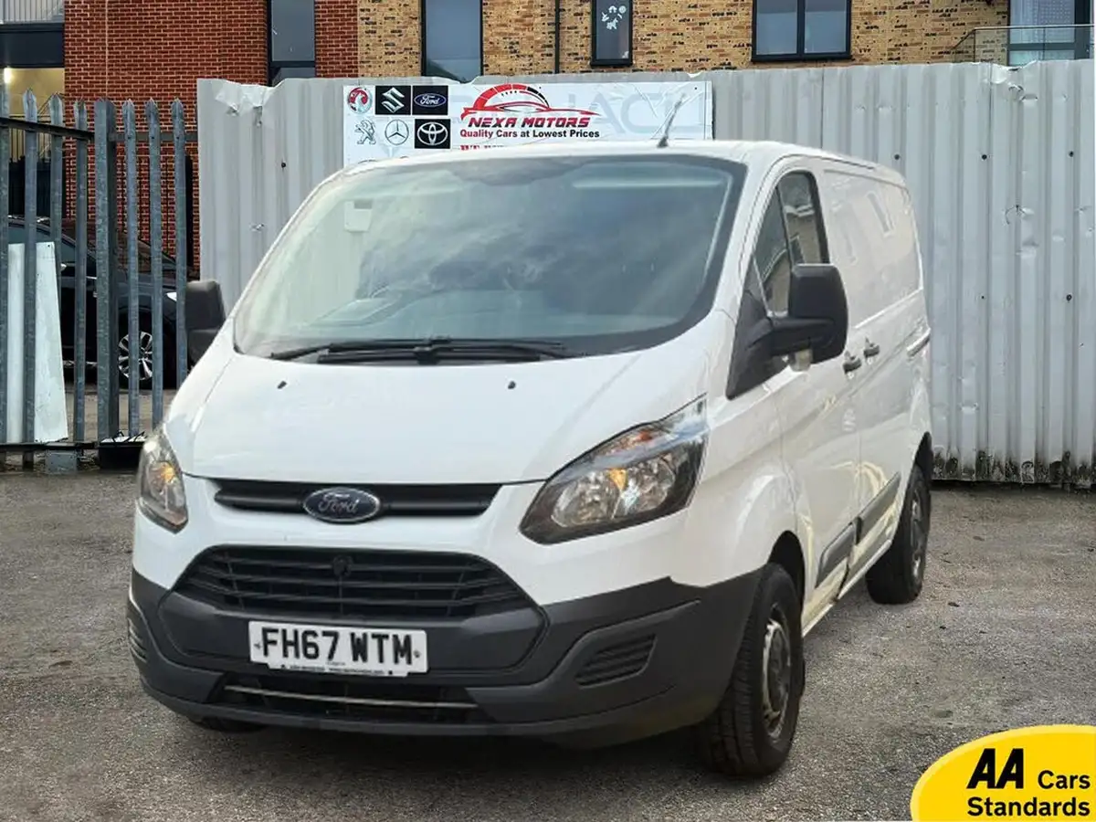 2018-ford-transit-custom-20tdci-290-l1h1-105pseu6-panel-van-big-2