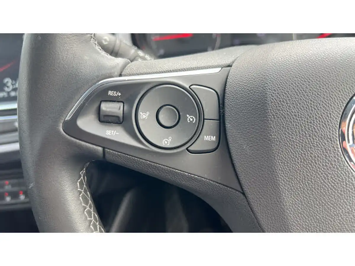 2022-vauxhall-crossland-12-design-130ps-auto-big-26
