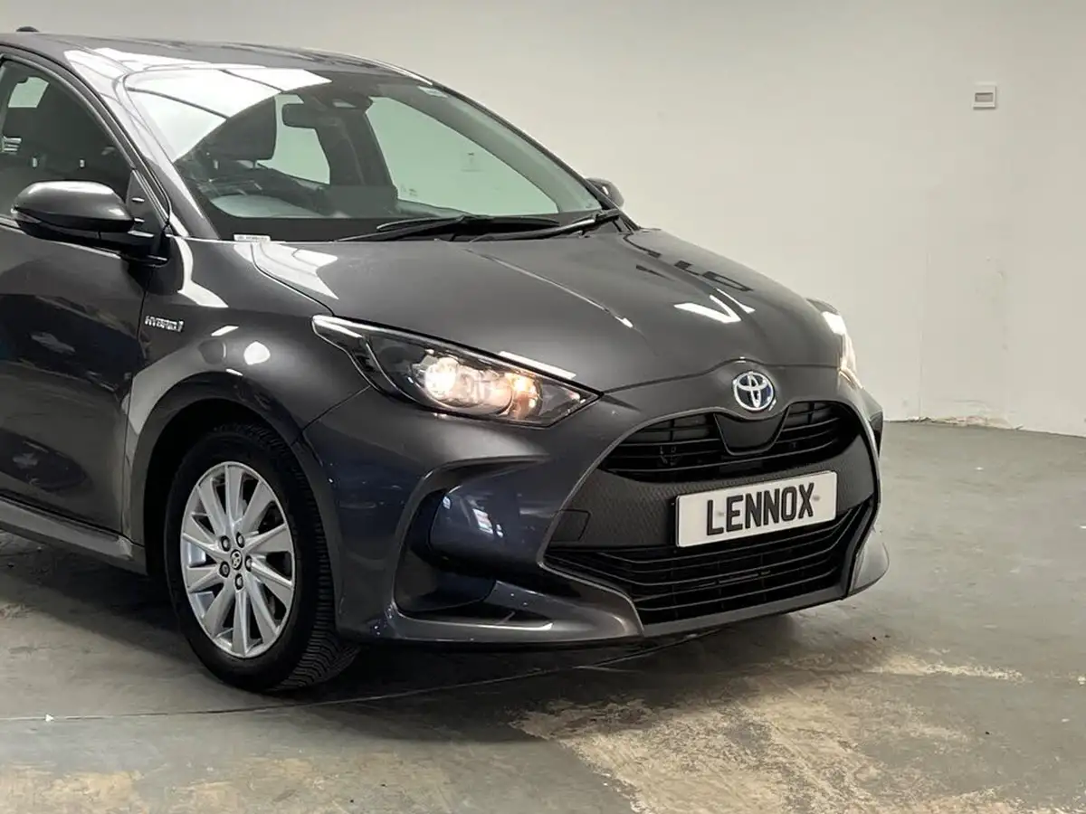 2020-toyota-yaris-15-vvt-i-icon-114bhp-hybrid-1490cc-e-cvt-big-1