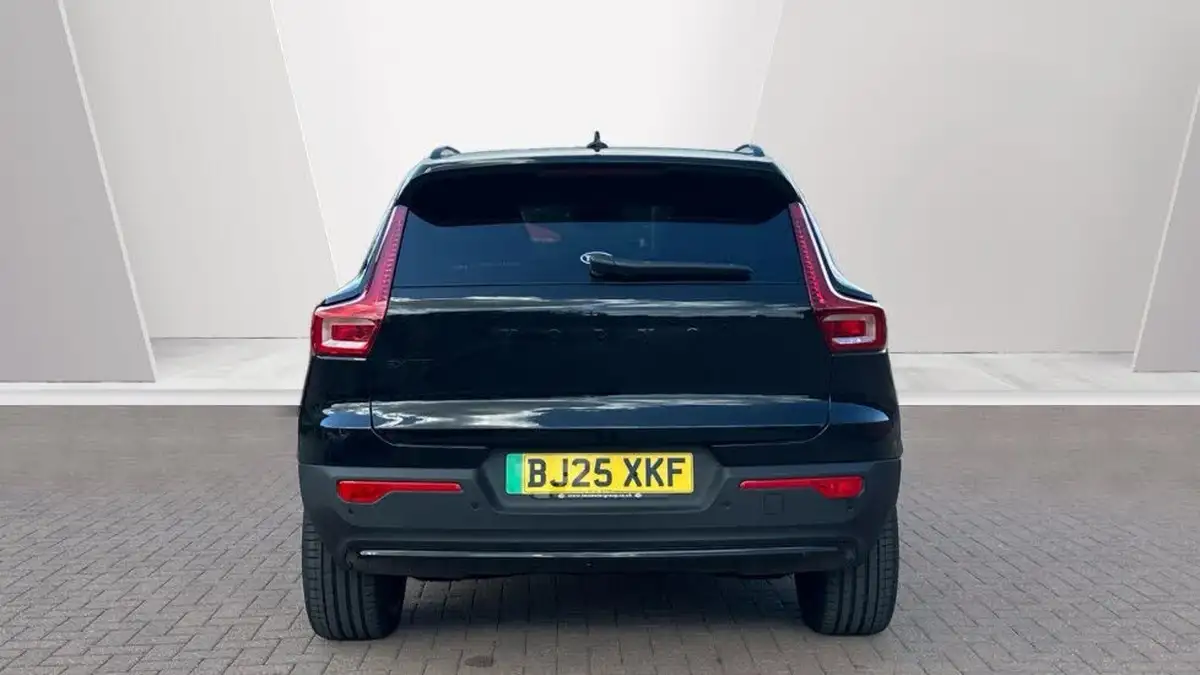 2025-volvo-ex40-e-ultra-black-edition-big-6