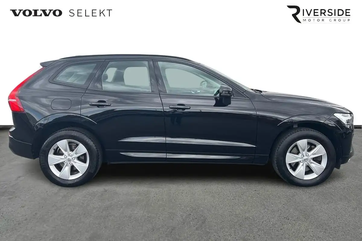 2021-volvo-xc60-20td-b4-momentum-awd-big-3