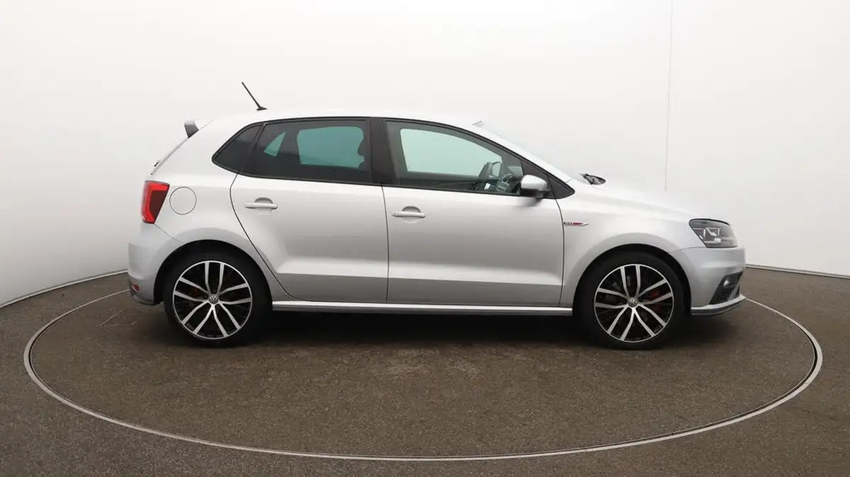 2017-volkswagen-polo-18-tsi-gti-bmtss-5d-big-48