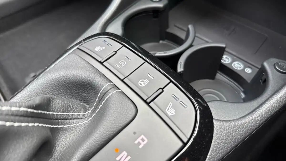 2025-kia-picanto-12-gt-line-s-auto-seq-big-40