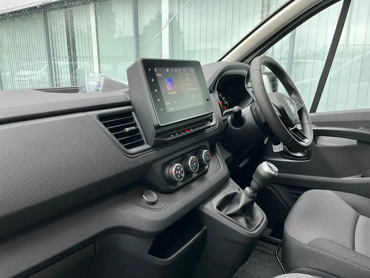 2025-renault-trafic-20dci-ll30-130-advance-panel-big-6