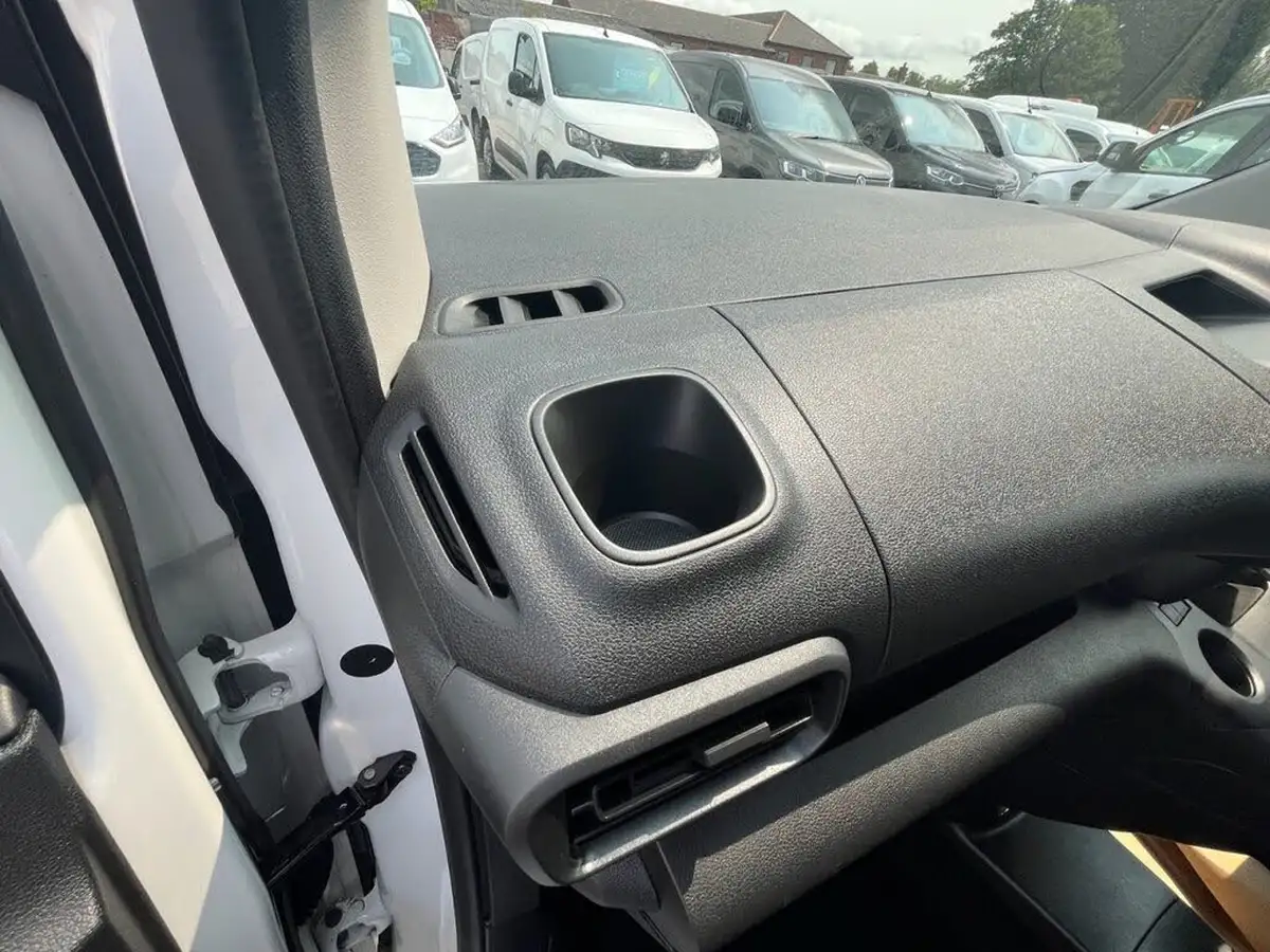 2021-vauxhall-combo-15cdti-sportive-2300-100pseu6dt-l1h1-panel-big-18